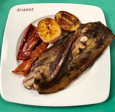 Alvarez, Restaurante